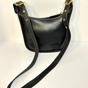 Coach Legacy Collection Shoulder Bag Black Glove Tanned Leather Brass Hardware